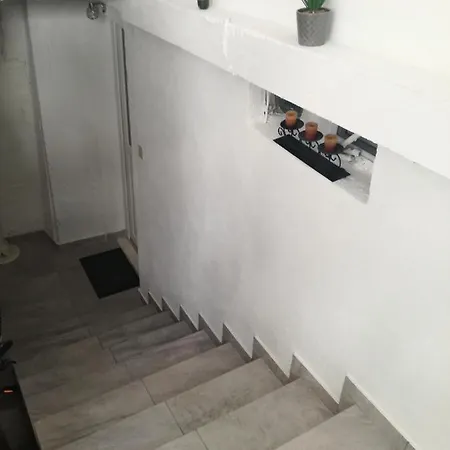 Maria'S Cozy Basement Studio ! Volos Exterior photo
