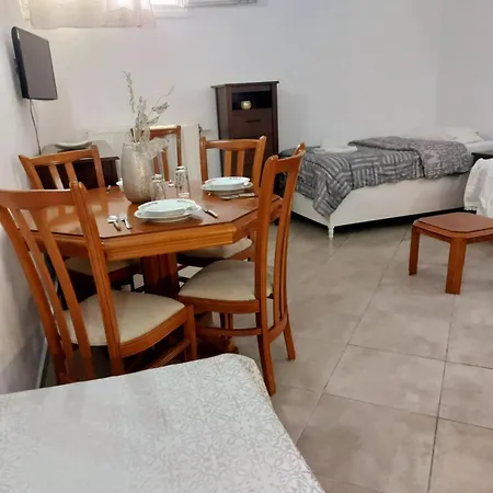 Maria'S Cozy Basement Studio ! Volos Exterior photo