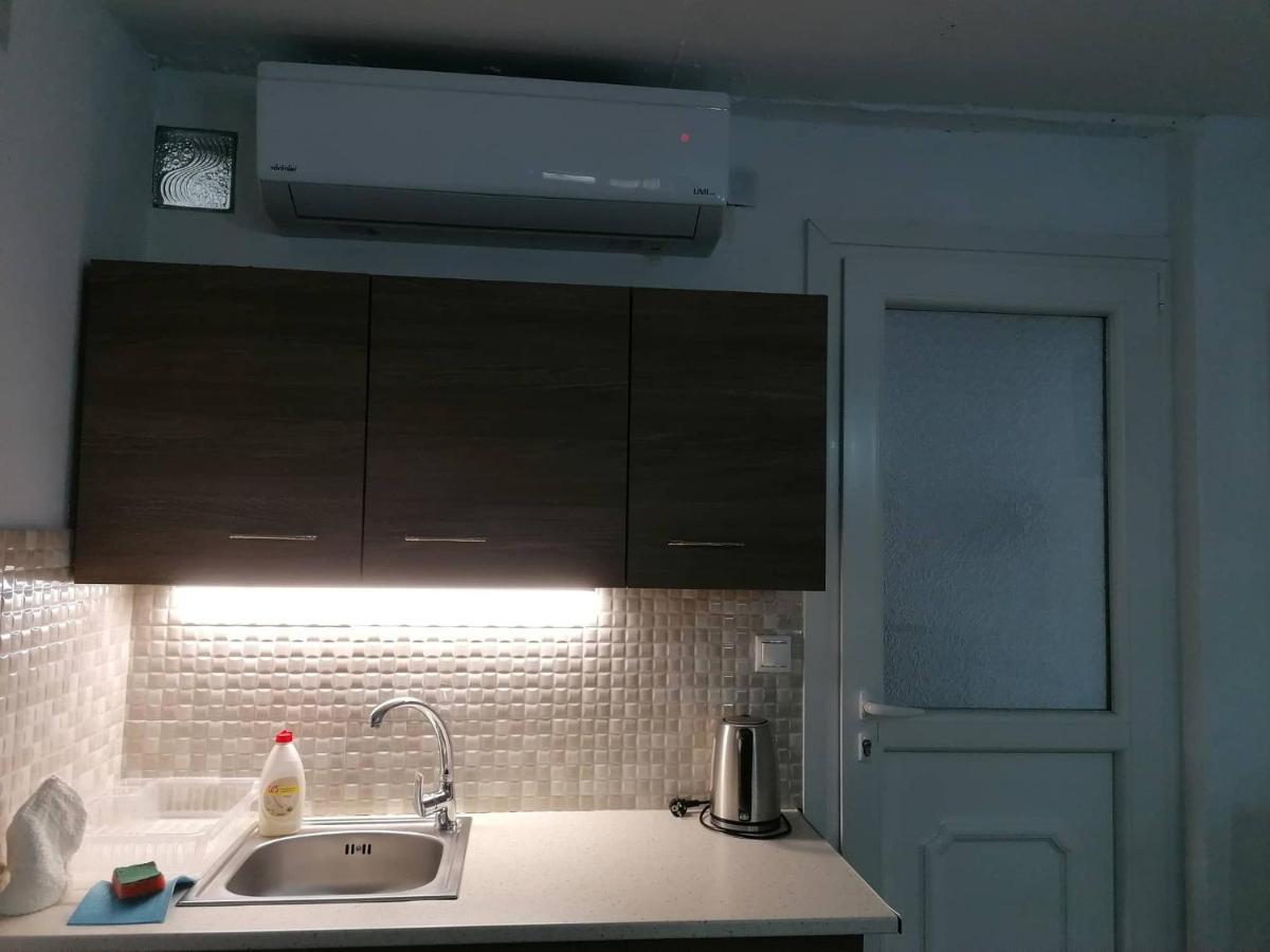 Maria's Cozy Basement ! Volos